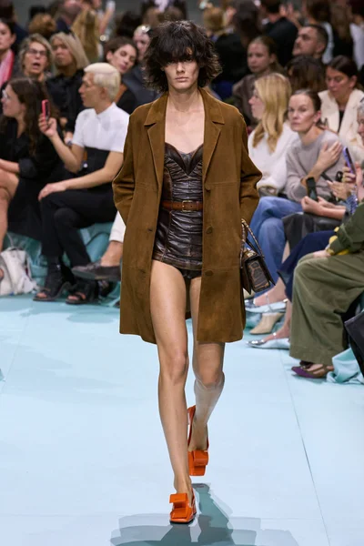 Look 29